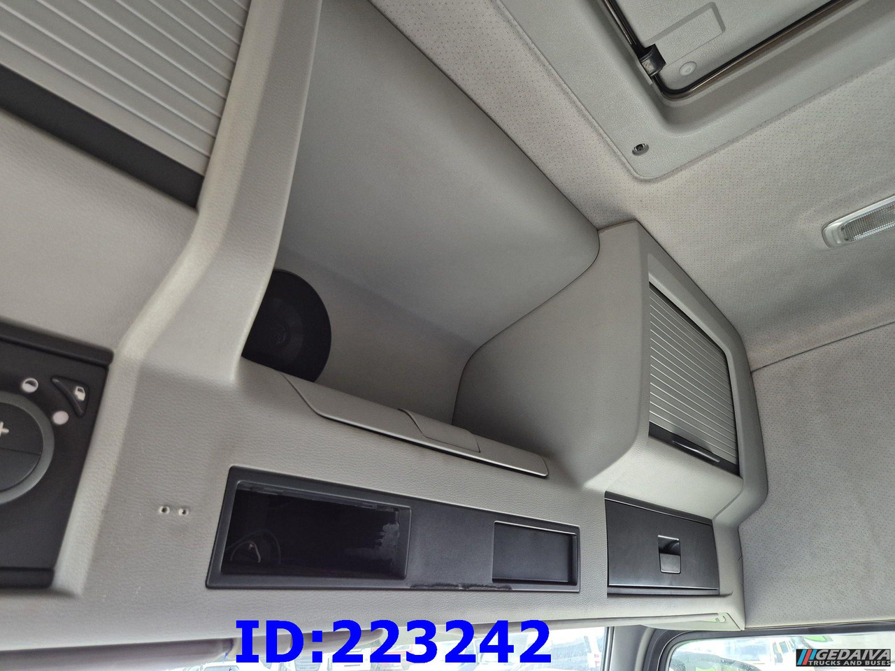 Cabeza tractora VOLVO FH13 6x2 -  538t km ONLY - Manual Hydraulics Euro5: foto 18
