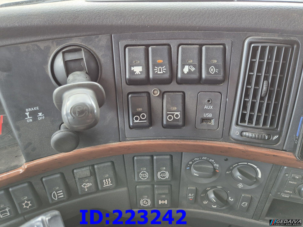 Cabeza tractora VOLVO FH13 6x2 -  538t km ONLY - Manual Hydraulics Euro5: foto 13