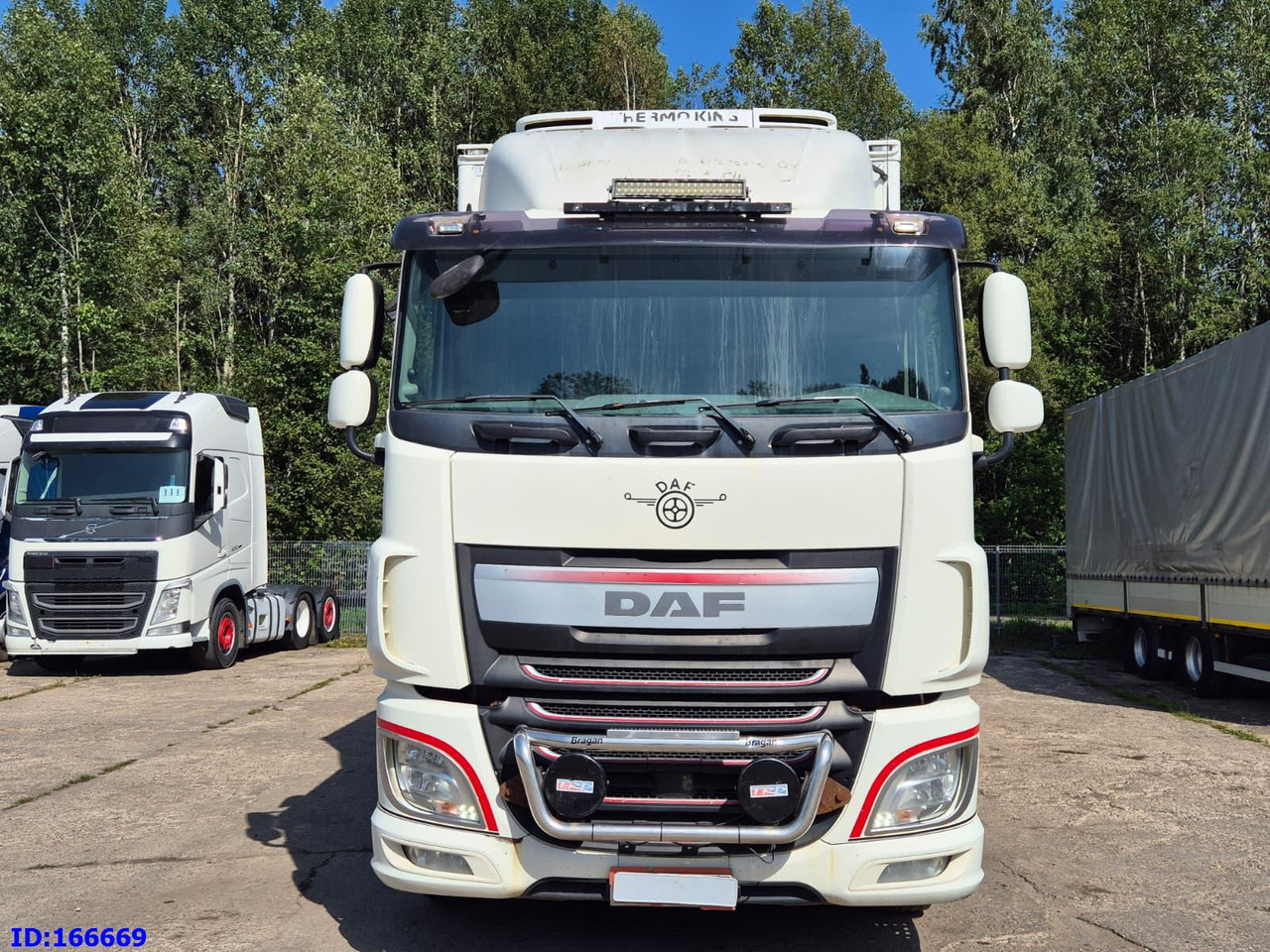 DAF XF 106.460 FAR 6X2 Euro6 - Camión frigorífico: foto 2 DAF XF 106.460 FAR 6X2 Euro6 - Camión frigorífico: foto 2