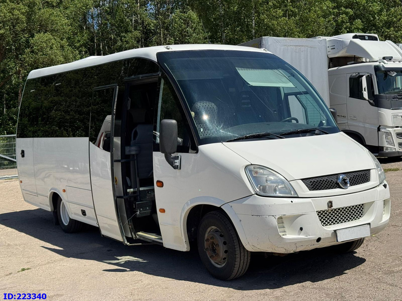 IVECO Wing Euro5 25 places - Autocar: foto 2 IVECO Wing Euro5 25 places - Autocar: foto 2