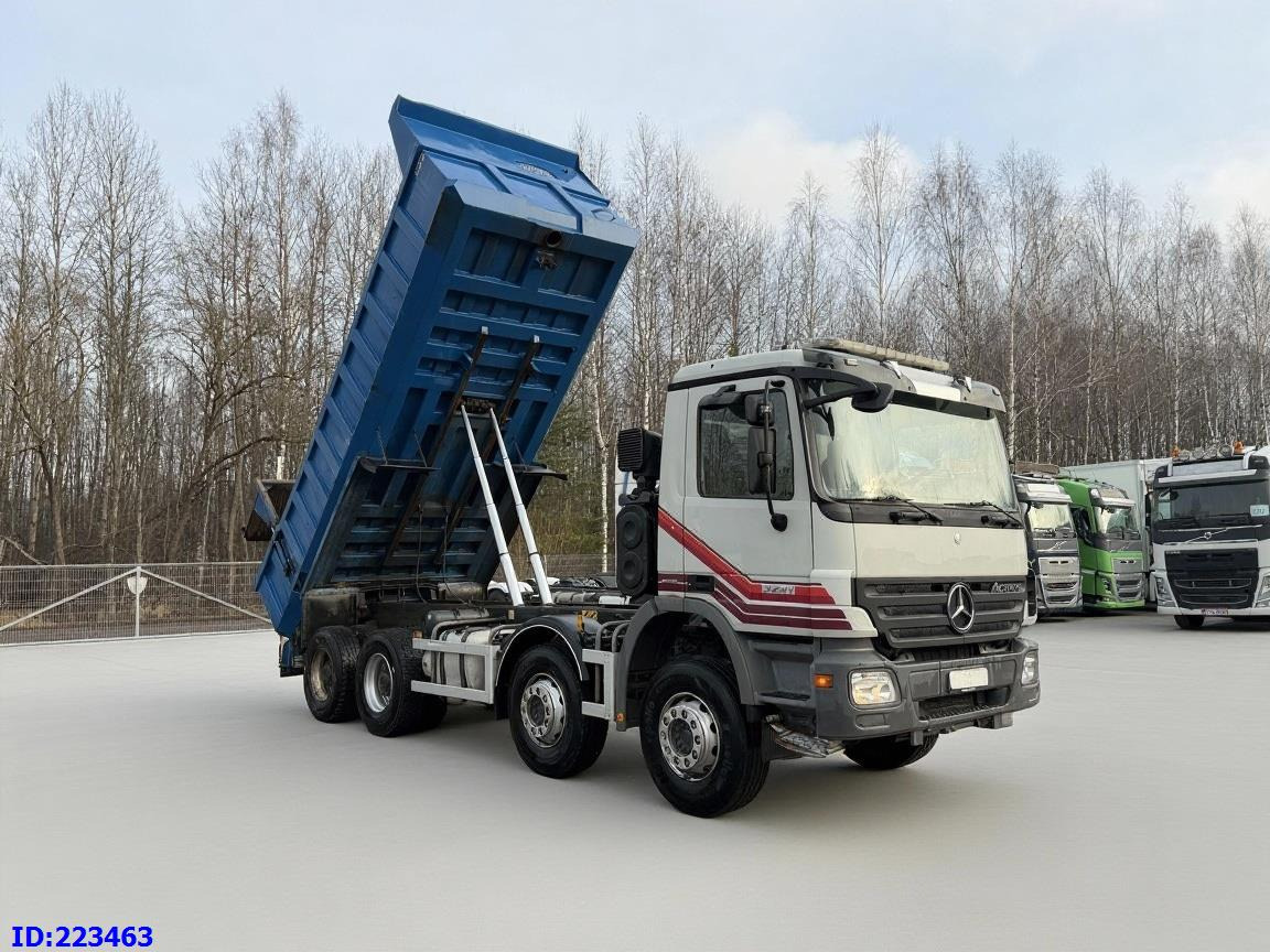 MERCEDES-BENZ Actros 3241 8x4 TOP CONDITION - Camión volquete: foto 4 MERCEDES-BENZ Actros 3241 8x4 TOP CONDITION - Camión volquete: foto 4