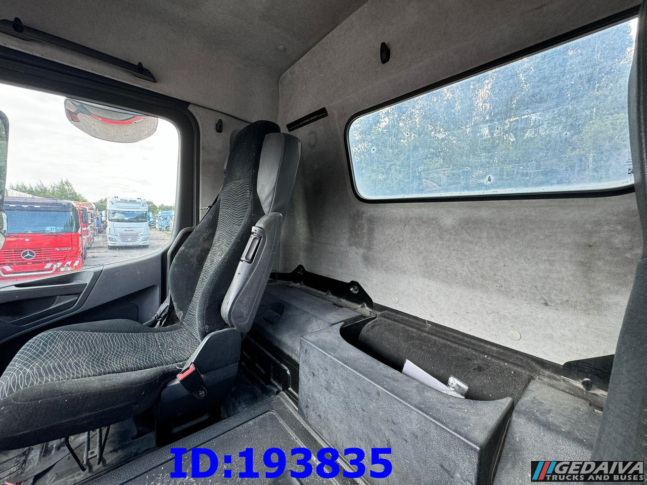 Camión chasis MERCEDES-BENZ Arocs 2840 6x4 Manual Euro6: foto 13