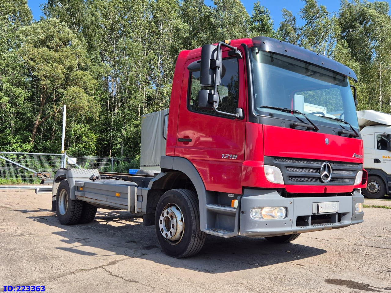 MERCEDES-BENZ Atego 1218 - Full steel - Manual (3 seats) - Camión chasis: foto 2 MERCEDES-BENZ Atego 1218 - Full steel - Manual (3 seats) - Camión chasis: foto 2