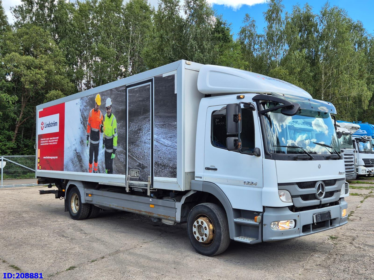 MERCEDES-BENZ Atego 1224 - Camión caja cerrada: foto 4 MERCEDES-BENZ Atego 1224 - Camión caja cerrada: foto 4
