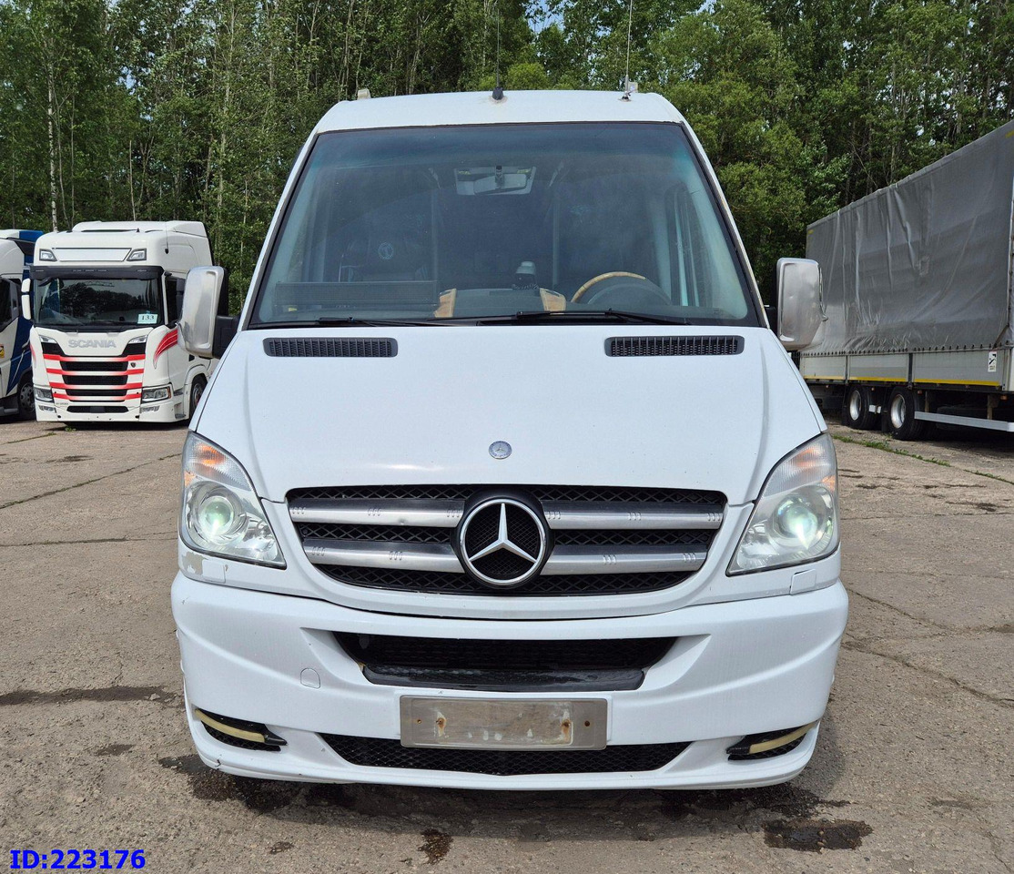 MERCEDES-BENZ Sprinter 519 VIP Luxury - Minibús, Furgoneta de pasajeros: foto 2 MERCEDES-BENZ Sprinter 519 VIP Luxury - Minibús, Furgoneta de pasajeros: foto 2