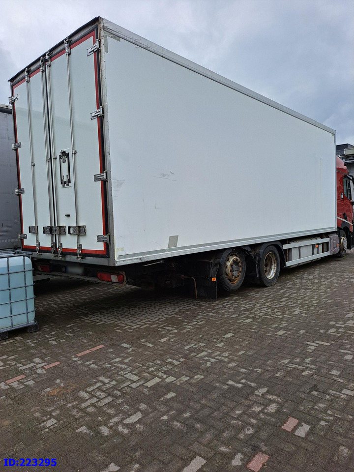 RENAULT T 6x2 Euro 6 Refrigerated + Carrier Supra - Camión frigorífico: foto 5 RENAULT T 6x2 Euro 6 Refrigerated + Carrier Supra - Camión frigorífico: foto 5