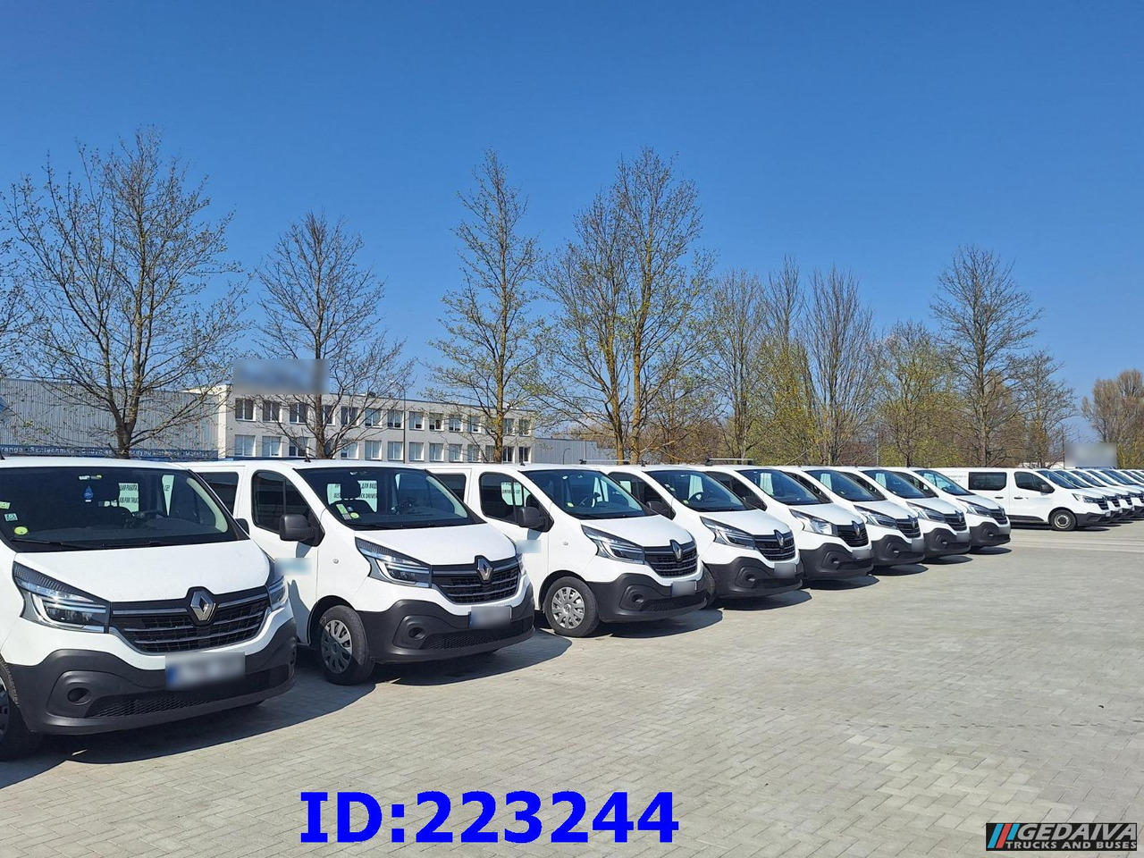 RENAULT Trafic (6pcs. available) - Furgoneta combi: foto 1 RENAULT Trafic (6pcs. available) - Furgoneta combi: foto 1