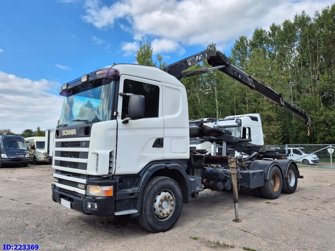 SCANIA R124 420 + Crane HIAB 140AW - Camión volquete: foto 1 SCANIA R124 420 + Crane HIAB 140AW - Camión volquete: foto 1