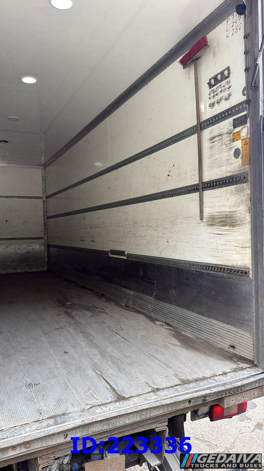 Camión caja cerrada VOLVO FH13 460HP 6x2  OPEN SIDE BOX: foto 7