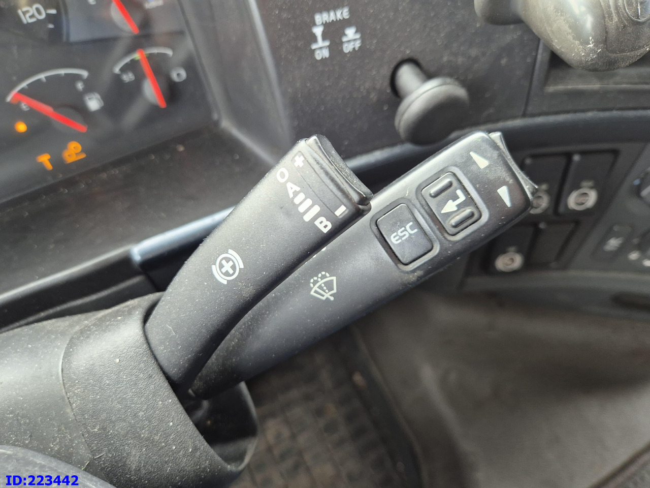 Camión caja cerrada VOLVO FH13 480HP 6X2: foto 16 Camión caja cerrada VOLVO FH13 480HP 6X2: foto 16