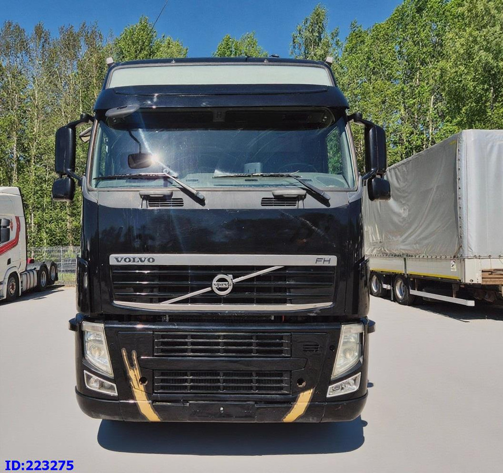 VOLVO FH13 540HP 8X4 (Steering axle) RETARDER - Camión chasis: foto 2 VOLVO FH13 540HP 8X4 (Steering axle) RETARDER - Camión chasis: foto 2