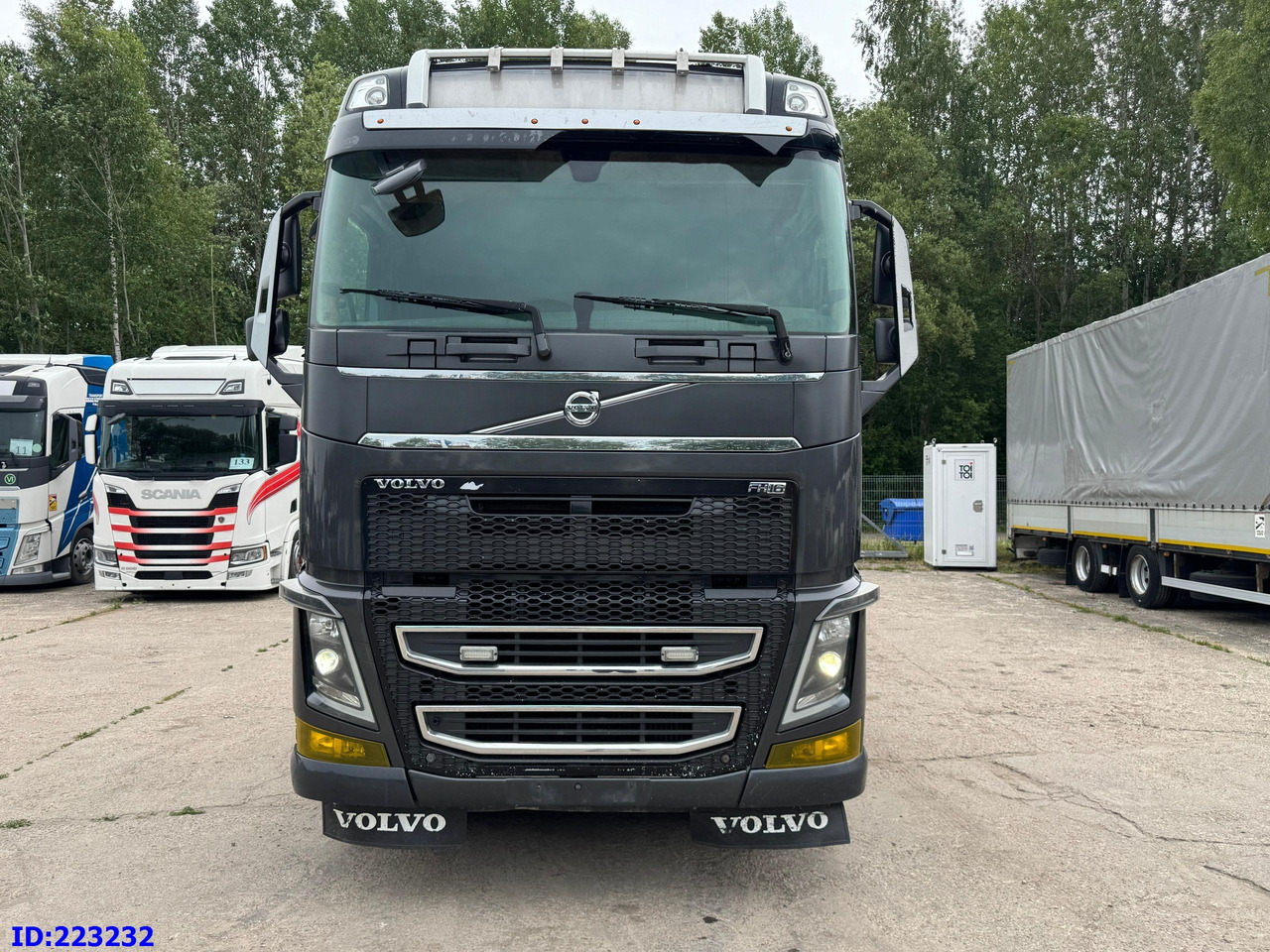 VOLVO FH16 700HP 8X4 Big Axles - Camión chasis: foto 2 VOLVO FH16 700HP 8X4 Big Axles - Camión chasis: foto 2