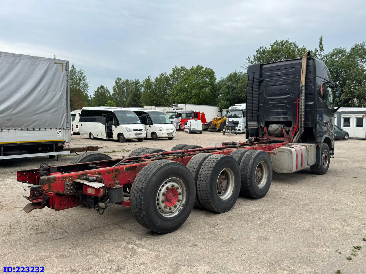 VOLVO FH16 700HP 8X4 Big Axles - Camión chasis: foto 5 VOLVO FH16 700HP 8X4 Big Axles - Camión chasis: foto 5