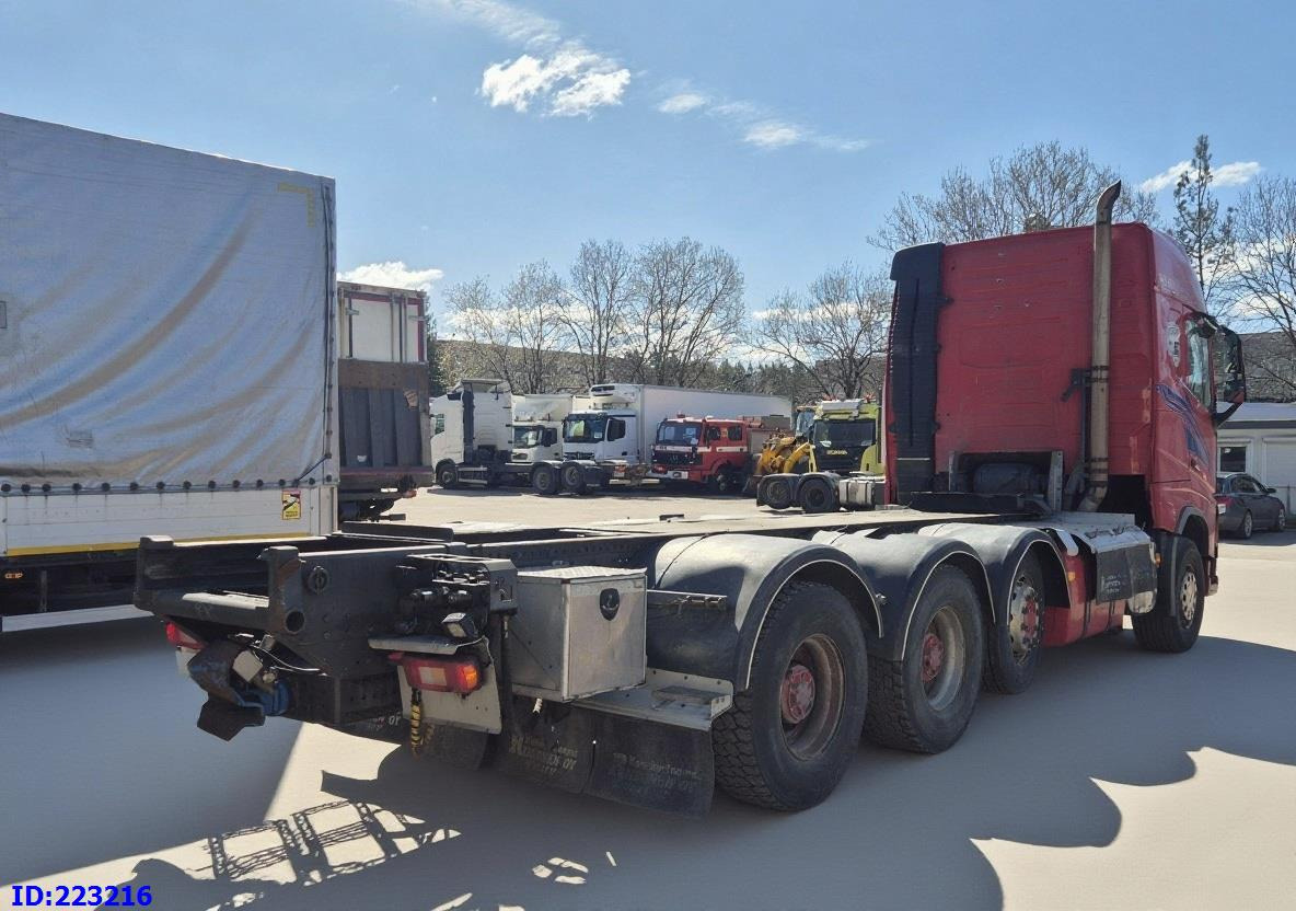VOLVO FH16 700HP 8X4 Big axle - Camión chasis: foto 5 VOLVO FH16 700HP 8X4 Big axle - Camión chasis: foto 5