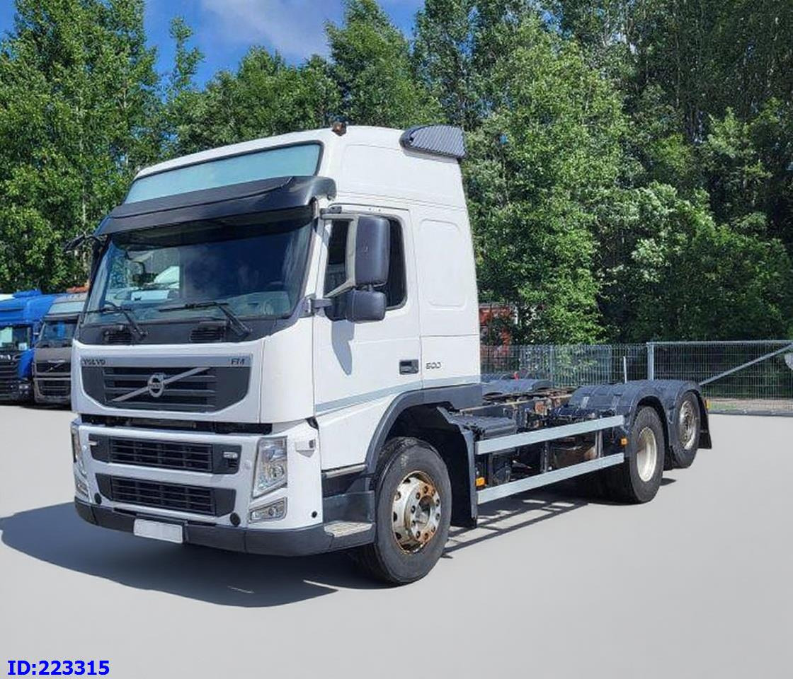 VOLVO FM 500HP 6x2 Euro5 - Camión chasis: foto 1 VOLVO FM 500HP 6x2 Euro5 - Camión chasis: foto 1