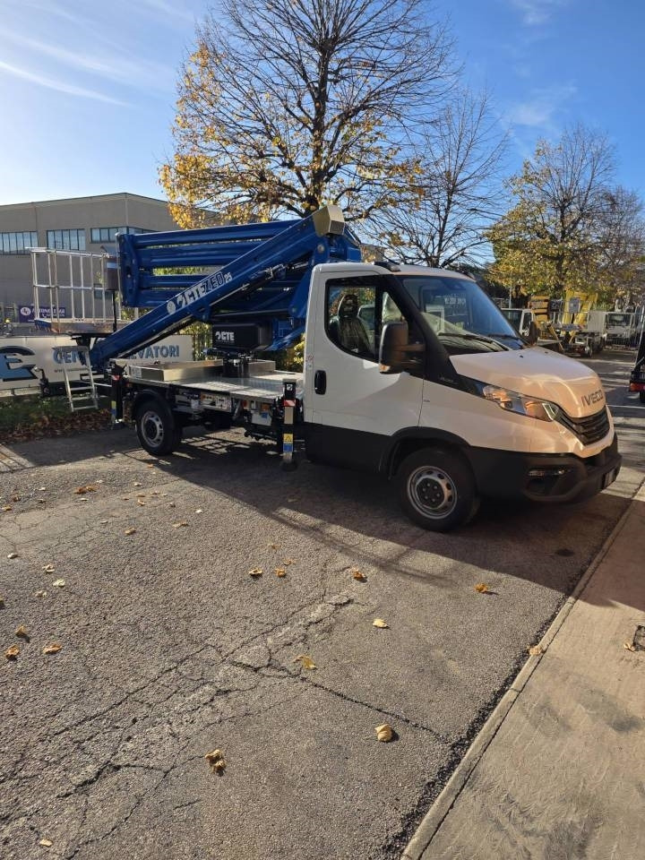 CTE ZED 25 - Camión con plataforma elevadora: foto 3 CTE ZED 25 - Camión con plataforma elevadora: foto 3