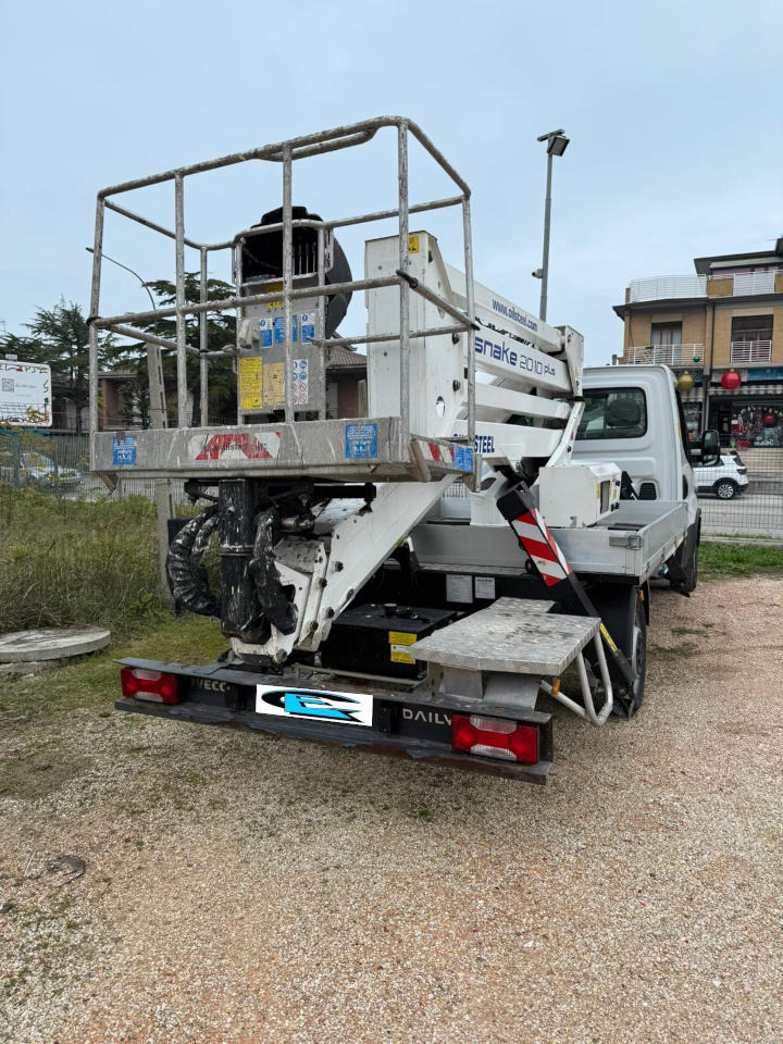 OIL&STEEL 20.10 Plus - Camión con plataforma elevadora: foto 5 OIL&STEEL 20.10 Plus - Camión con plataforma elevadora: foto 5