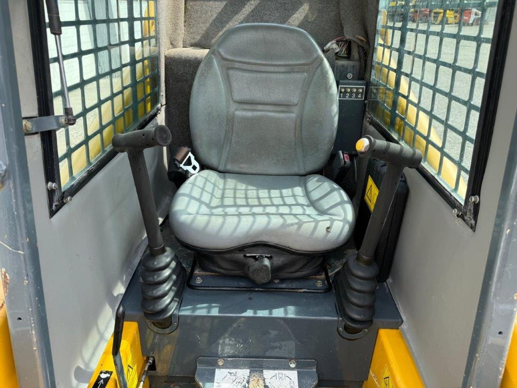 Gehl SL1640E (4027) - Minicargadora: foto 3 Gehl SL1640E (4027) - Minicargadora: foto 3