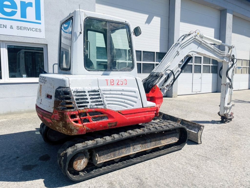 Miniexcavadora Takeuchi TB250 (3990): foto 6