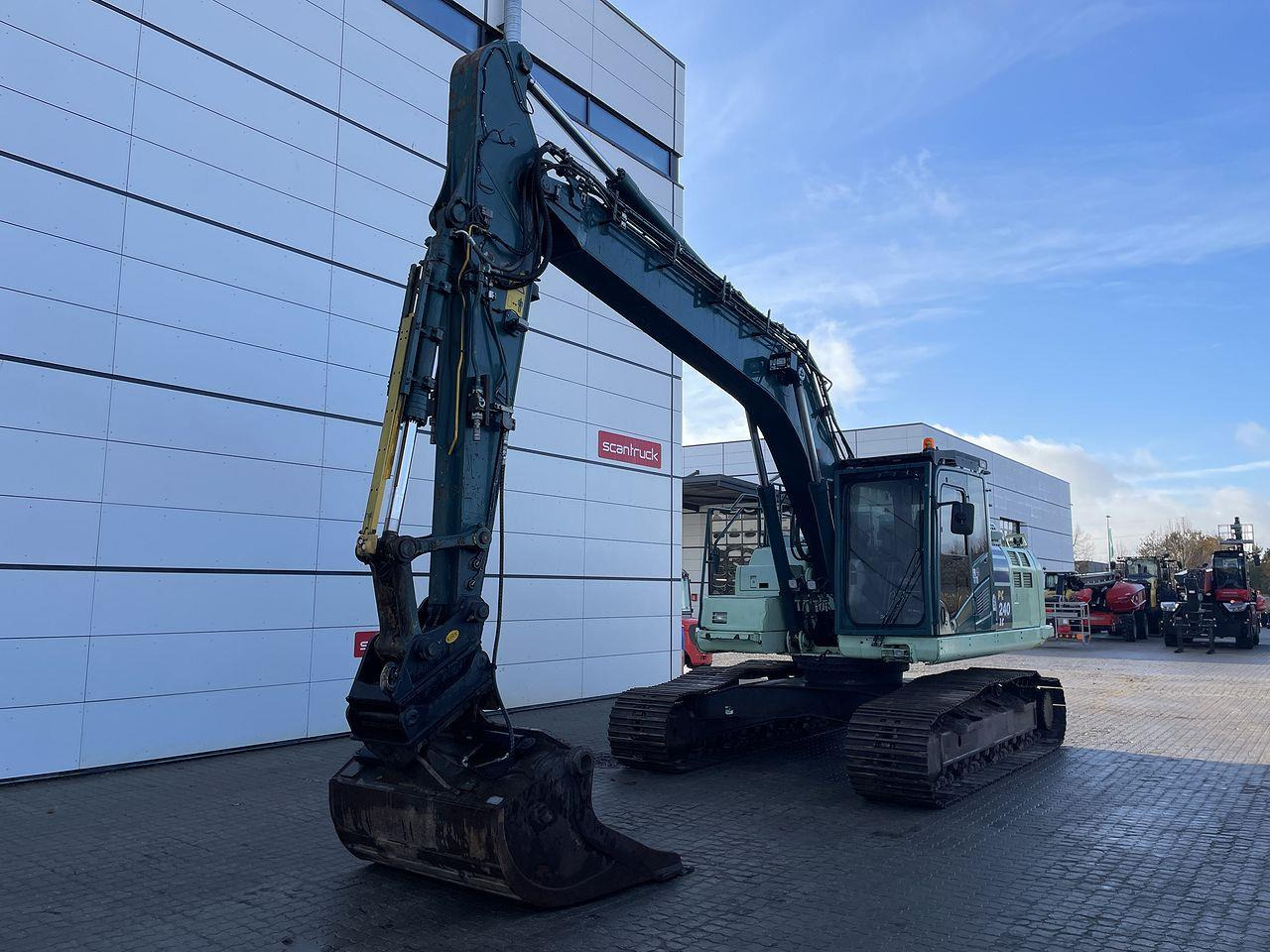 Komatsu PC240LCD-11 - Excavadora de cadenas: foto 1 Komatsu PC240LCD-11 - Excavadora de cadenas: foto 1