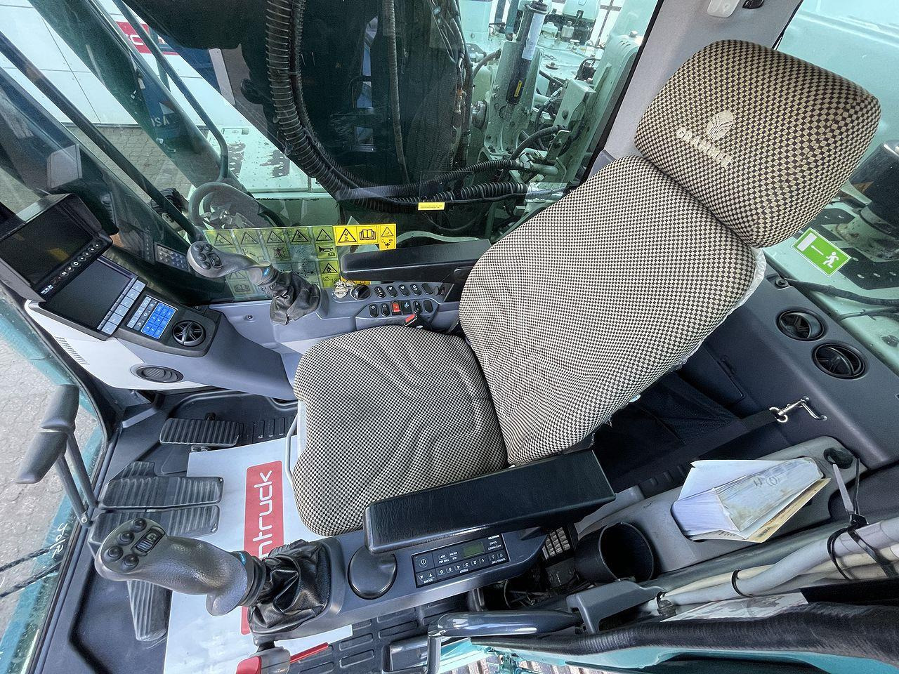 Komatsu PC240LCD-11 - Excavadora de cadenas: foto 3 Komatsu PC240LCD-11 - Excavadora de cadenas: foto 3