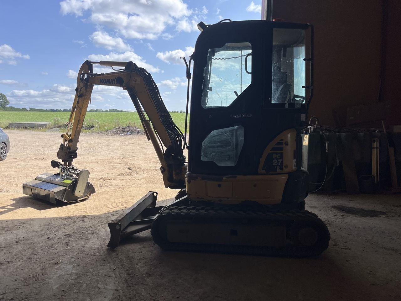 Komatsu PC27MR-2 - Miniexcavadora: foto 3 Komatsu PC27MR-2 - Miniexcavadora: foto 3