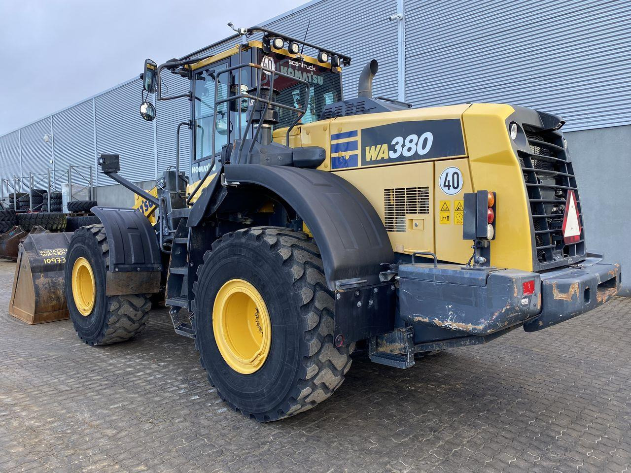 Komatsu WA380-8 - Cargadora de ruedas: foto 2 Komatsu WA380-8 - Cargadora de ruedas: foto 2