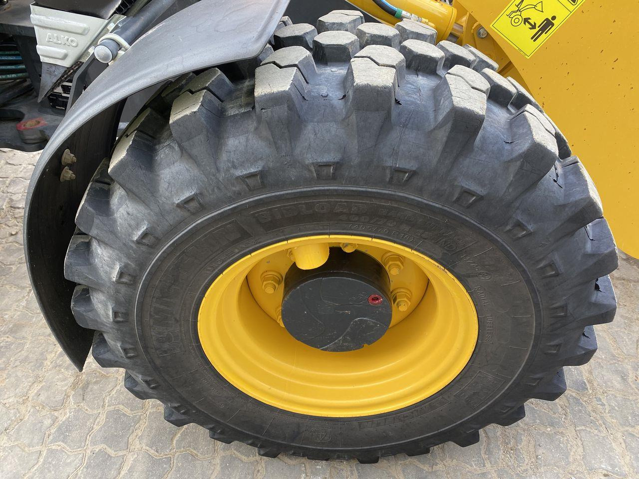 Cargadora articulada Komatsu WA70M-8EO: foto 6
