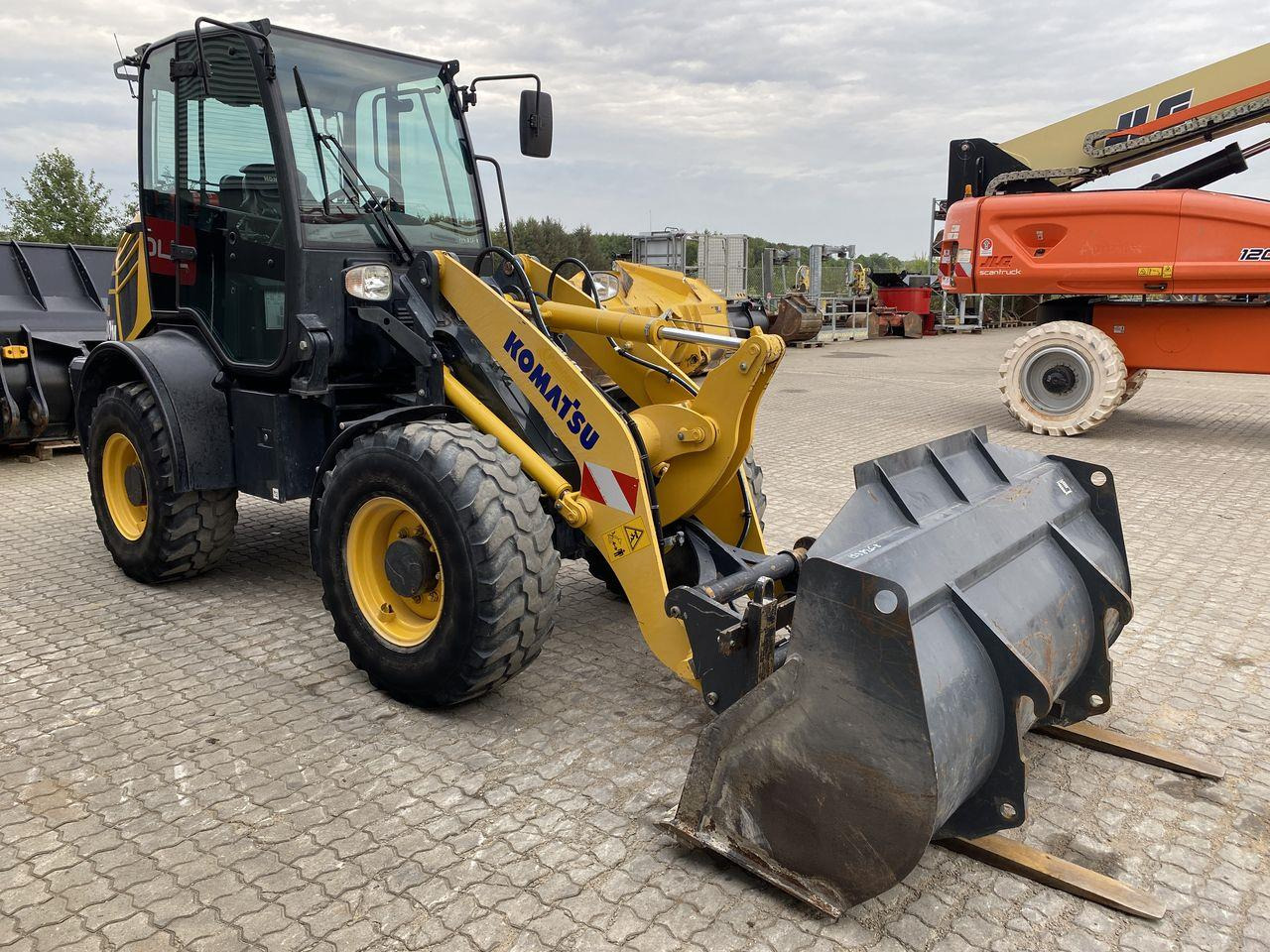 Komatsu WA80M-8EO - Cargadora articulada: foto 5 Komatsu WA80M-8EO - Cargadora articulada: foto 5