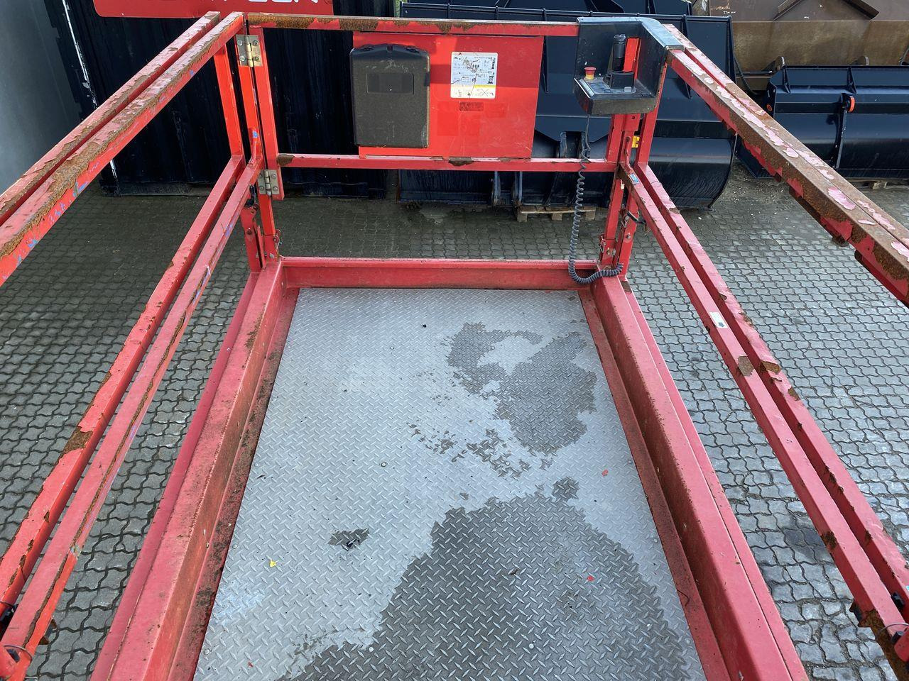 Manitou 140SC - Plataforma de tijeras: foto 3 Manitou 140SC - Plataforma de tijeras: foto 3