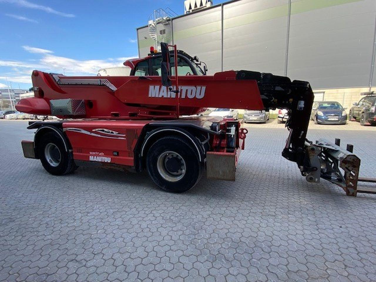 Manitou MRT2470 P+ - Manipulador telescópico: foto 4 Manitou MRT2470 P+ - Manipulador telescópico: foto 4