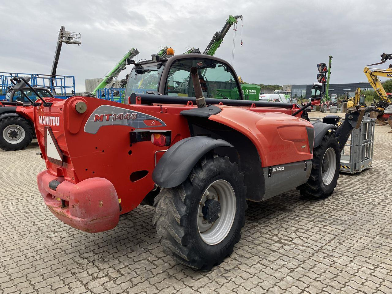 Manitou MT1440A ST3B - Manipulador telescópico: foto 4 Manitou MT1440A ST3B - Manipulador telescópico: foto 4