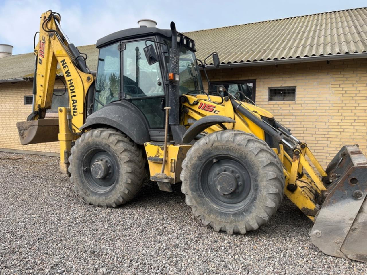 New Holland LB115 - Retroexcavadora: foto 1 New Holland LB115 - Retroexcavadora: foto 1