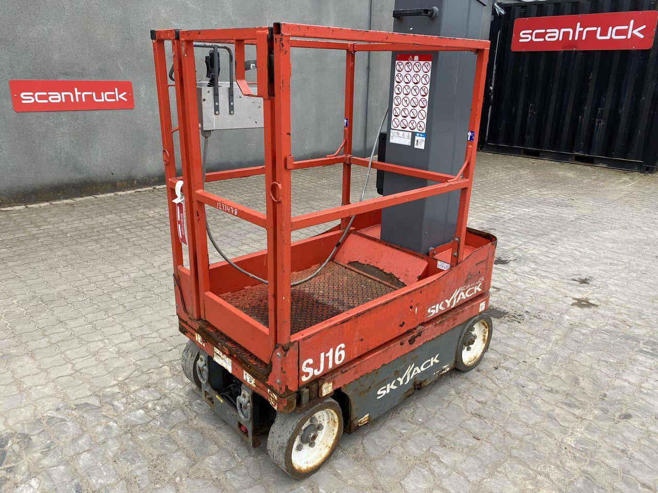 Skyjack SJ16 - Plataforma de mástil vertical: foto 1 Skyjack SJ16 - Plataforma de mástil vertical: foto 1
