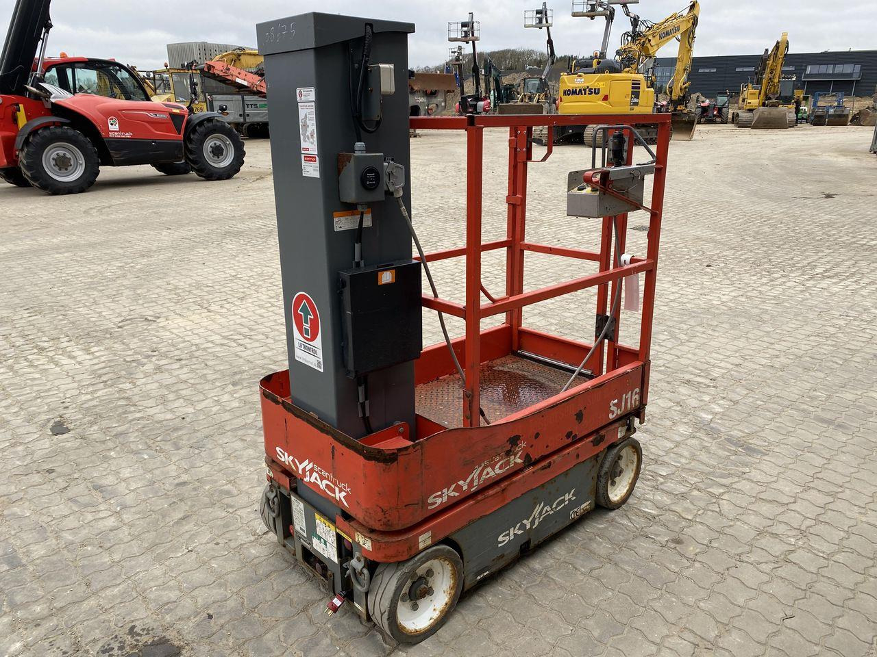 Skyjack SJ16 - Plataforma de mástil vertical: foto 4 Skyjack SJ16 - Plataforma de mástil vertical: foto 4
