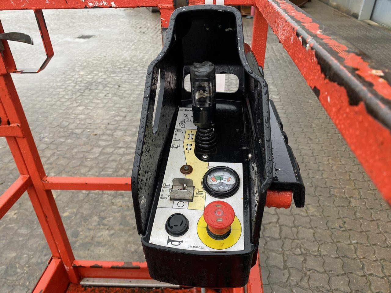 Skyjack SJ16 - Plataforma de mástil vertical: foto 3 Skyjack SJ16 - Plataforma de mástil vertical: foto 3