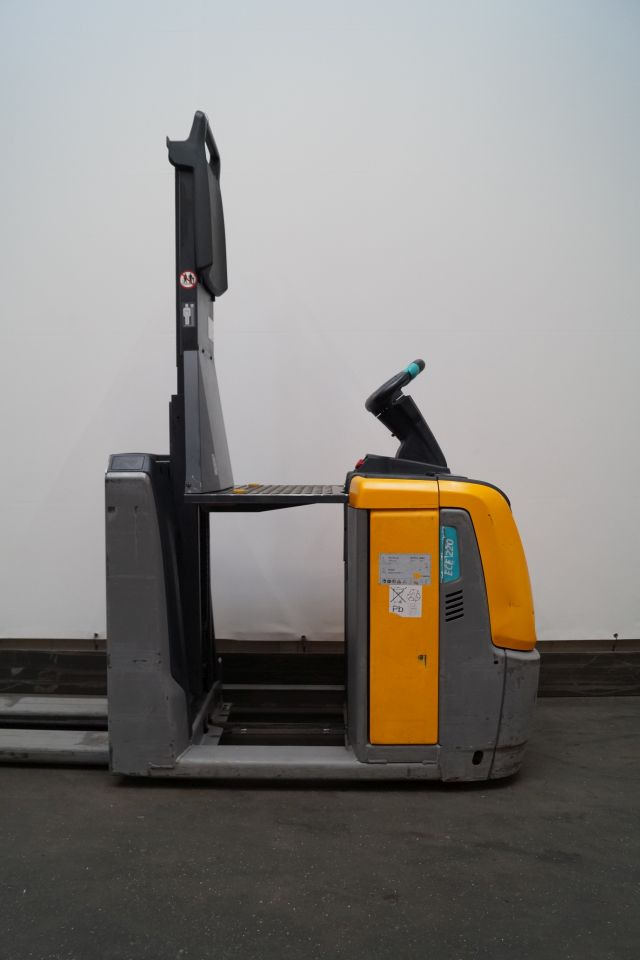 Jungheinrich ECE220HP - Recoge pedidos: foto 3 Jungheinrich ECE220HP - Recoge pedidos: foto 3