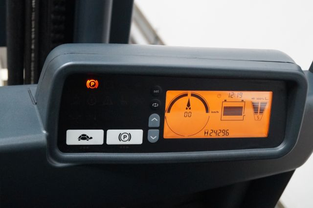 Jungheinrich EFG216 - Carretilla elevadora eléctrica: foto 4 Jungheinrich EFG216 - Carretilla elevadora eléctrica: foto 4