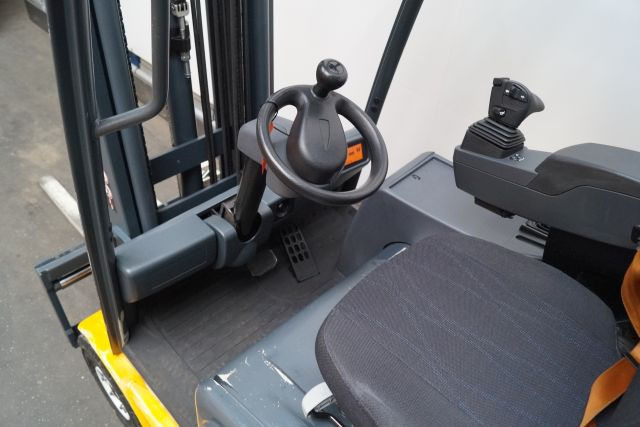 Jungheinrich EFG216 - Carretilla elevadora eléctrica: foto 3 Jungheinrich EFG216 - Carretilla elevadora eléctrica: foto 3