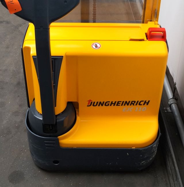 Jungheinrich EJC110 - Apilador: foto 3 Jungheinrich EJC110 - Apilador: foto 3