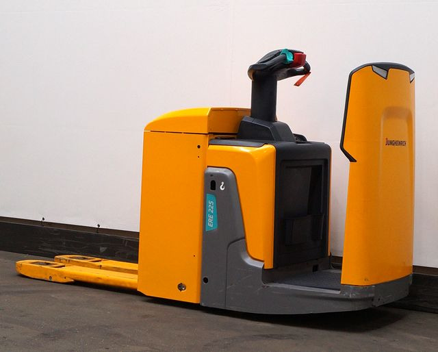 Jungheinrich ERE225 - Transpaleta: foto 2 Jungheinrich ERE225 - Transpaleta: foto 2