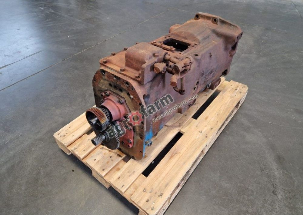 Skrzynia biegów Ford 7700, D7NN7006C - Caja de cambios: foto 1 Skrzynia biegów Ford 7700, D7NN7006C - Caja de cambios: foto 1