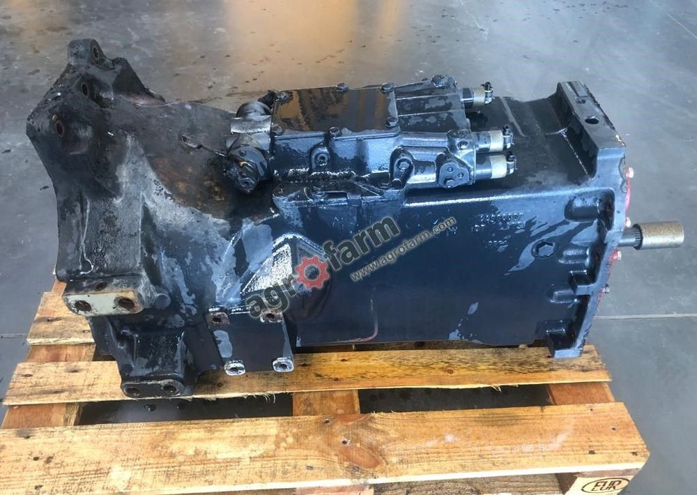 Skrzynia biegów New Holland TS100A 47132498 - Caja de cambios: foto 4 Skrzynia biegów New Holland TS100A 47132498 - Caja de cambios: foto 4