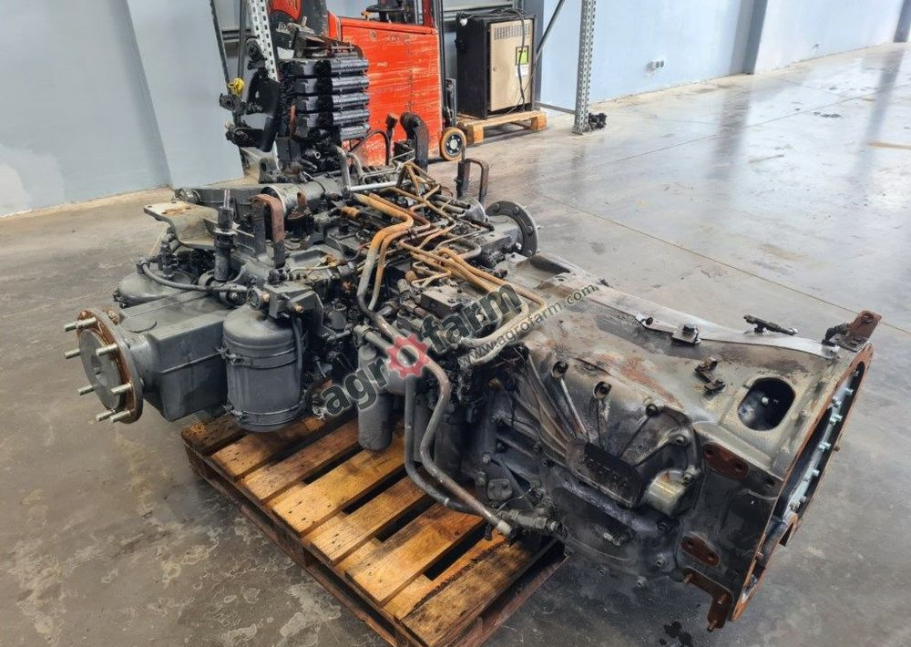 Skrzynia biegów, most tylny Valtra N174S - Caja de cambios: foto 1 Skrzynia biegów, most tylny Valtra N174S - Caja de cambios: foto 1
