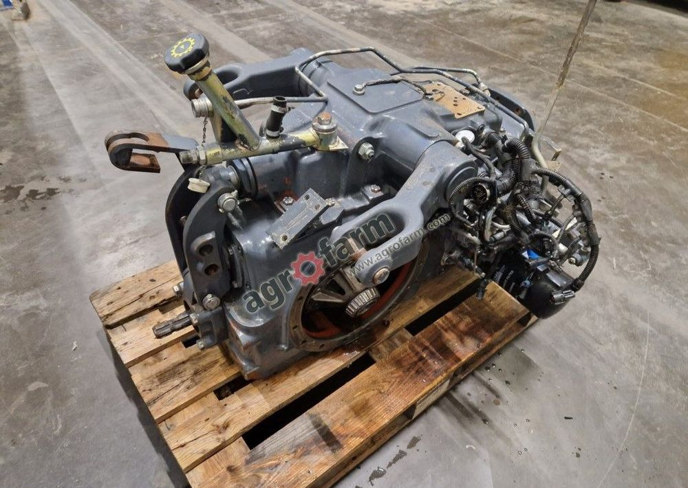 Tylny most Ford 5640 E9NN4024HD - Caja de cambios: foto 1 Tylny most Ford 5640 E9NN4024HD - Caja de cambios: foto 1