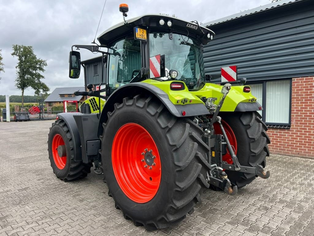 Claas Arion 660 - Tractor: foto 3 Claas Arion 660 - Tractor: foto 3