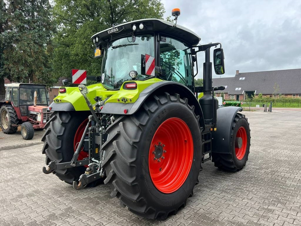 Claas Arion 660 - Tractor: foto 5 Claas Arion 660 - Tractor: foto 5