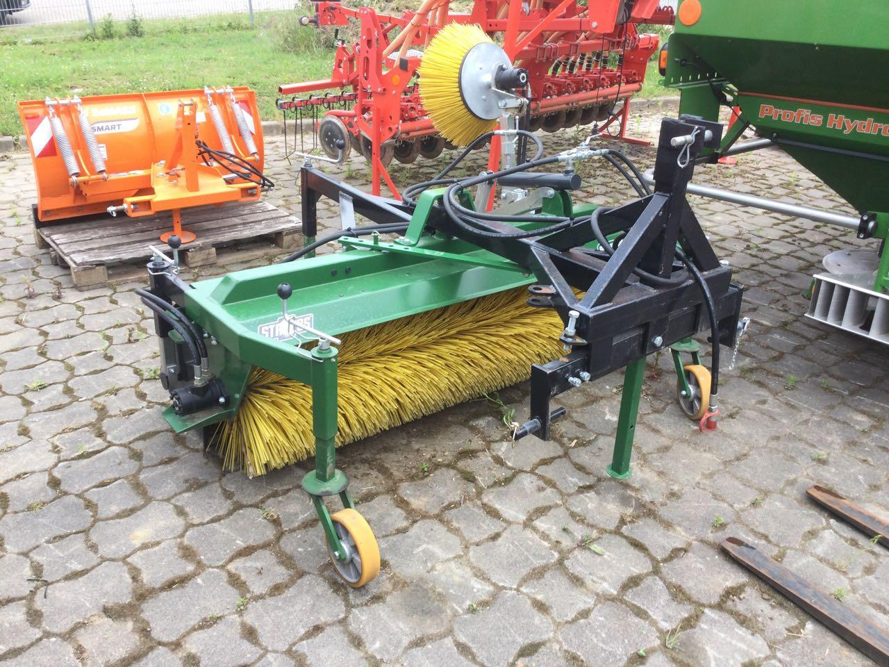 Düvelsdorf Stratos 1,70 mtr. - Barredora cucharón para Vehículo municipal: foto 1 Düvelsdorf Stratos 1,70 mtr. - Barredora cucharón para Vehículo municipal: foto 1