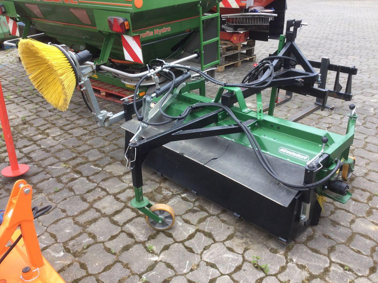 Düvelsdorf Stratos 1,70 mtr. - Barredora cucharón para Vehículo municipal: foto 2 Düvelsdorf Stratos 1,70 mtr. - Barredora cucharón para Vehículo municipal: foto 2
