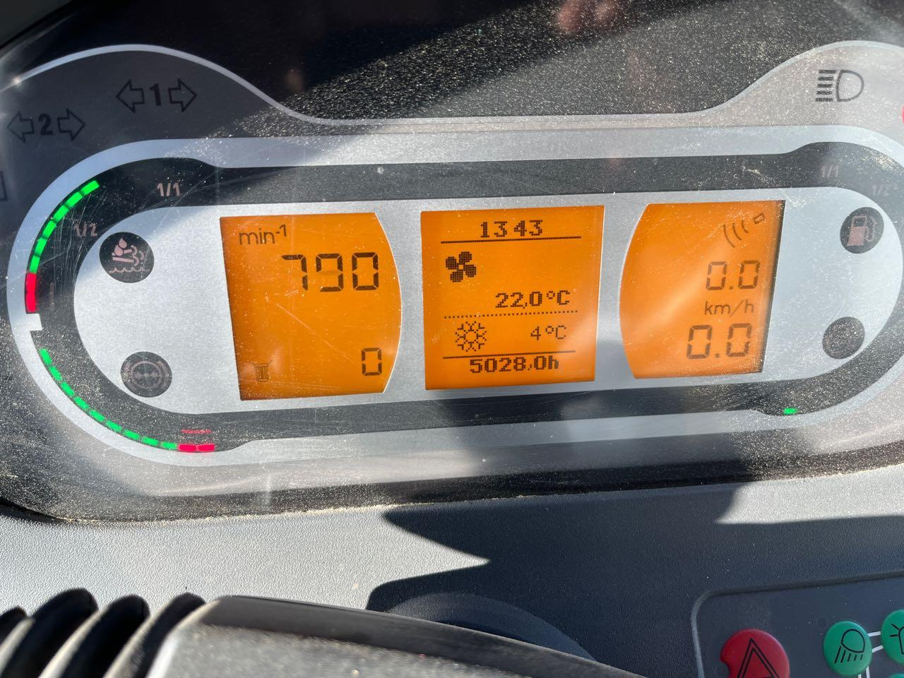 Tractor Fendt 722 Vario S4 ProfiPlus: foto 8